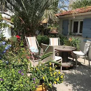 Cabanon De Camille Couette-café Les Saintes-Maries-de-la-Mer