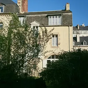 Couette-café La Maison Serrurier - D’hôtes, Morlaix